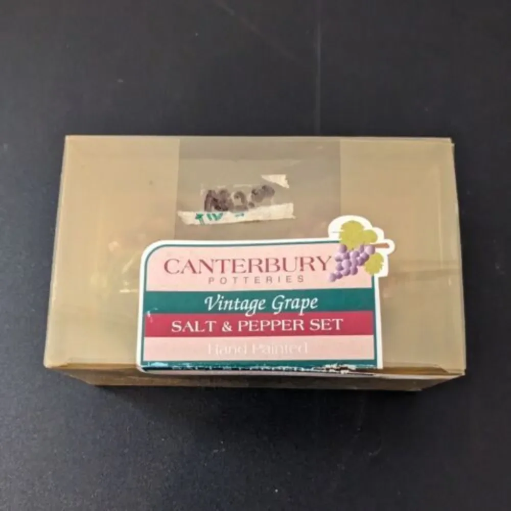 Canterbury Potteries Vintage Grape Salt And Pepper Shaker Set IOB Distressed Box